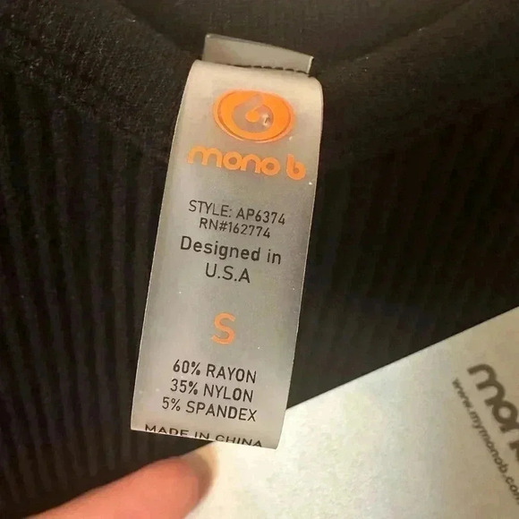 Mono B‎ Women’s Solid Black Sleeveless Ribbed Minimalist Athleisure Romper Small - Picture 3 of 6